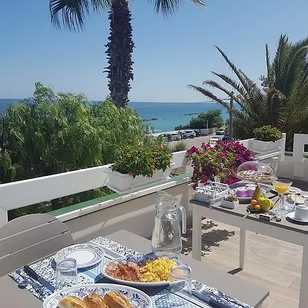 Bed & Breakfast Torre Azul Frontemare - 4*